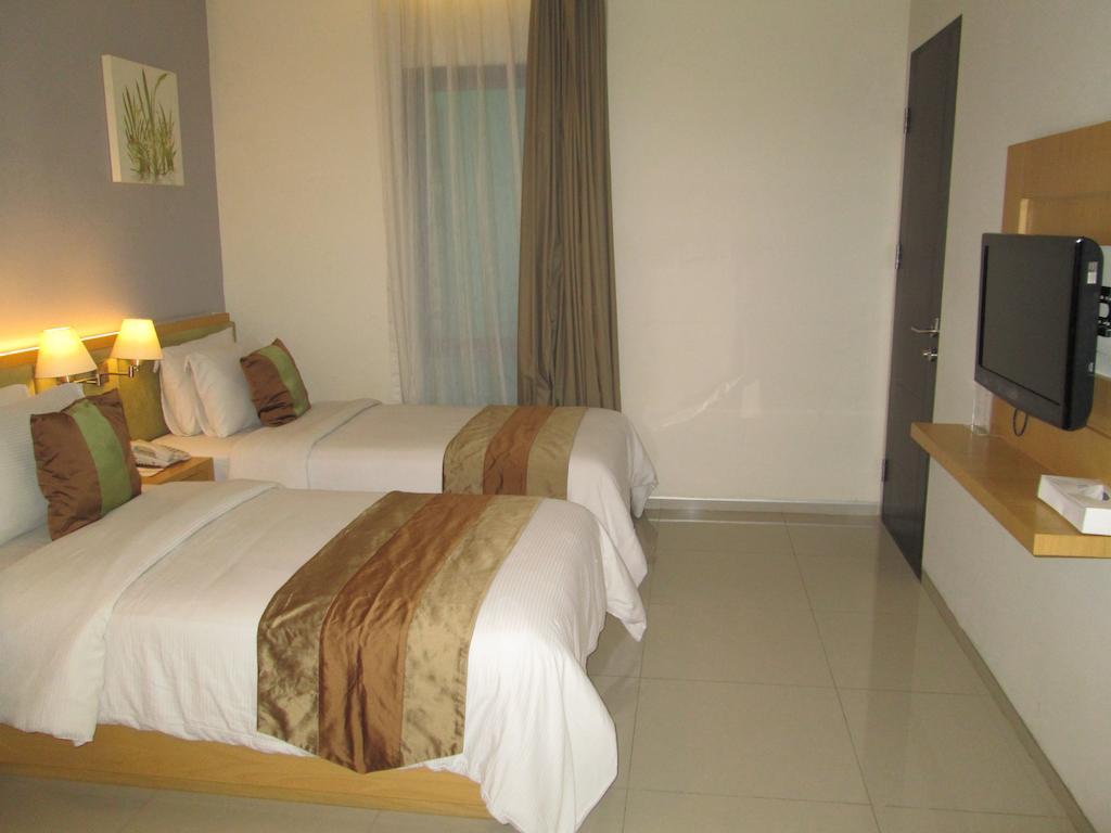 Hotel Anggrek Gandasari Bandung Rum bild